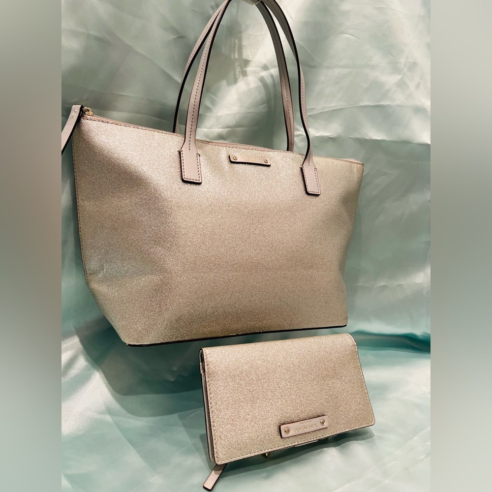 Elegant Silver Tote and Wallet Set - Picture 3 of 12